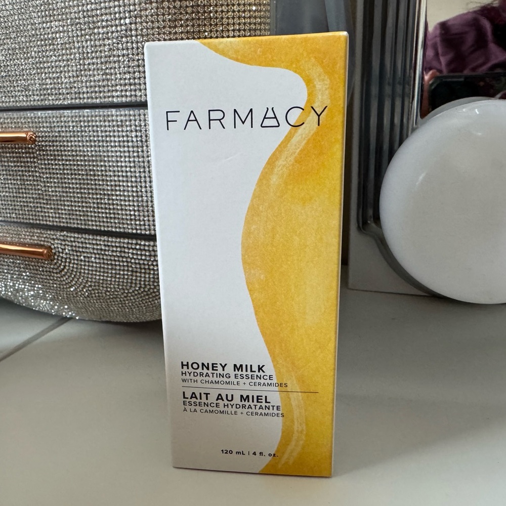 Farmacy Beauty Honey Milk Hydrating Essence Full Size - Picture 4 of 5